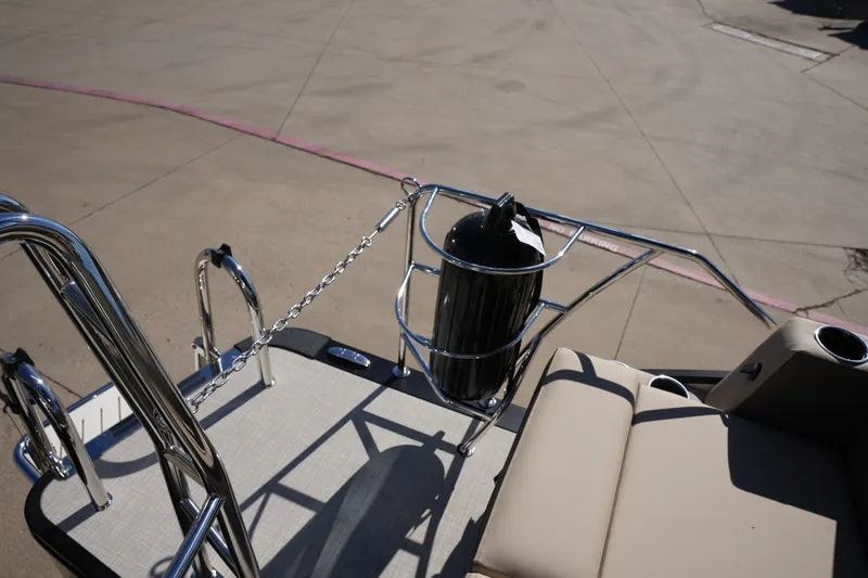 Slide: The Image of Harris Cruiser 210 2026 - 10
