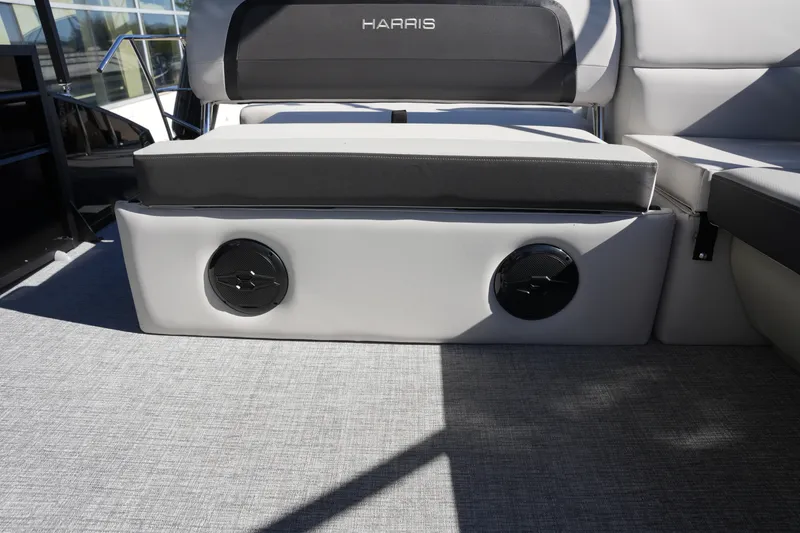 Slide: The Image of Harris Cruiser 210 2026 - 20