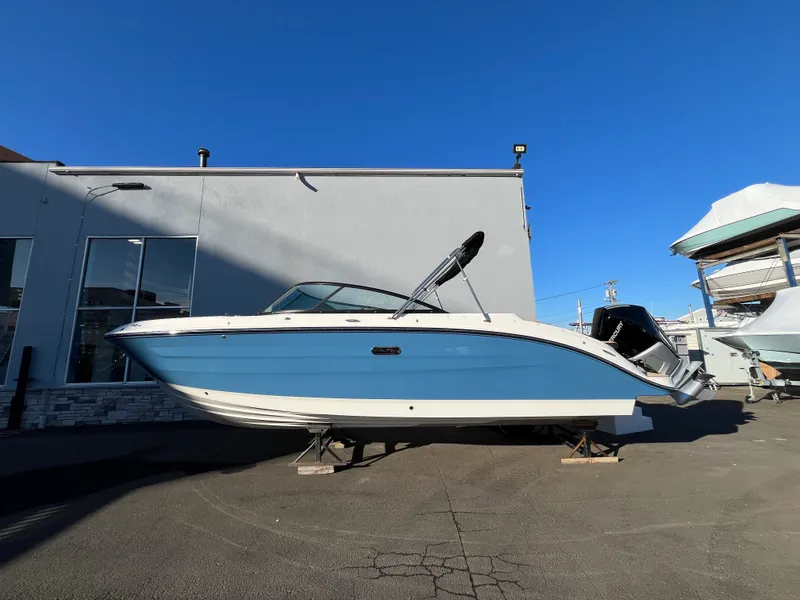 The Image of Sea Ray SDX 250 Outboard 2026 - 0