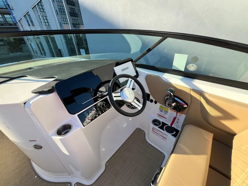 Slide: The Image of Sea Ray SDX 250 Outboard 2026 - 12