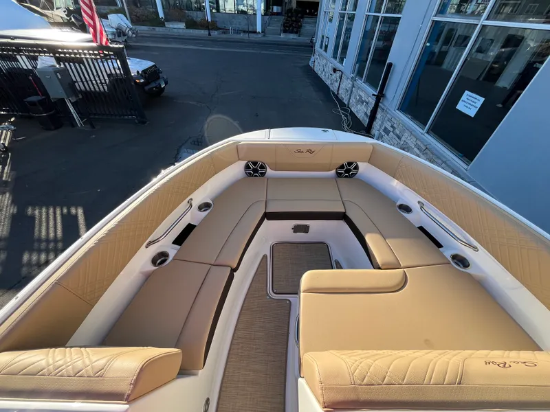 Slide: The Image of Sea Ray SDX 250 Outboard 2026 - 18