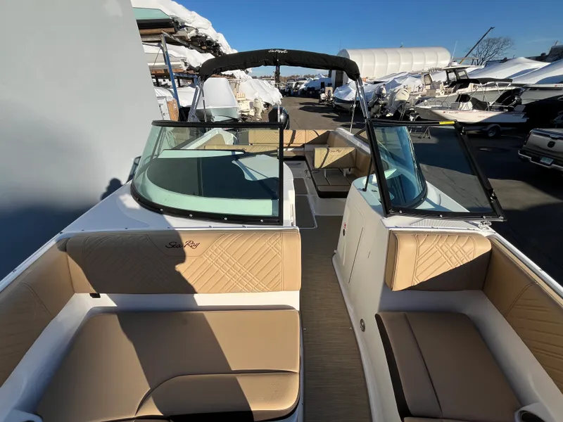 Slide: The Image of Sea Ray SDX 250 Outboard 2026 - 21