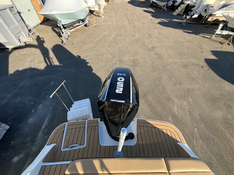 Slide: The Image of Sea Ray SDX 250 Outboard 2026 - 3