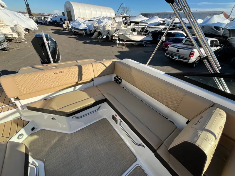 Slide: The Image of Sea Ray SDX 250 Outboard 2026 - 8