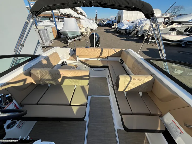 Slide: The Image of Sea Ray SDX 250 Outboard 2026 - 9