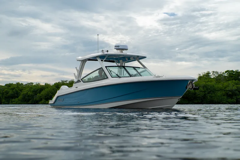 Slide: The Image of Boston Whaler 280 Vantage 2026 - 32