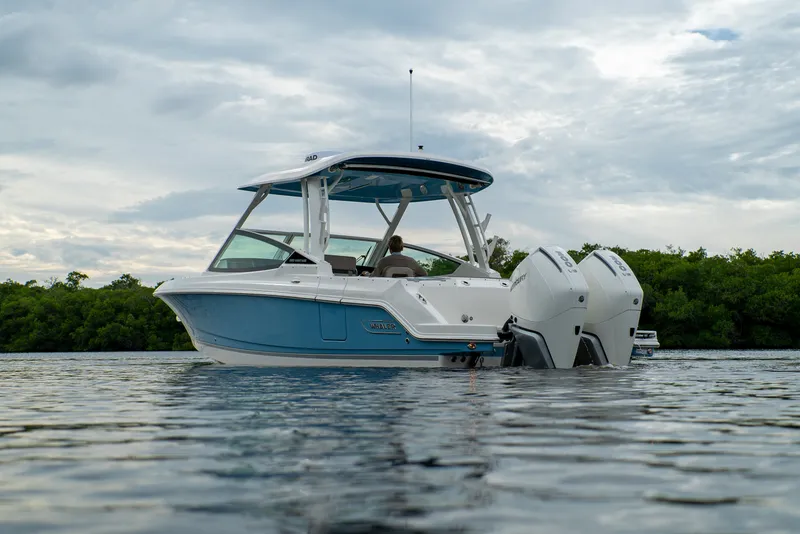 Slide: The Image of Boston Whaler 280 Vantage 2026 - 38