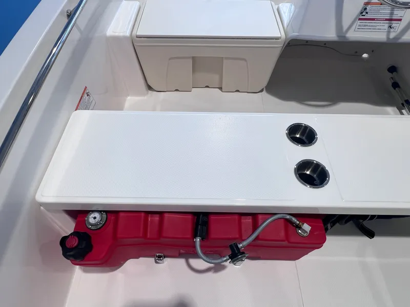 Slide: The Image of Boston Whaler 160 Super Sport 2026 - 10