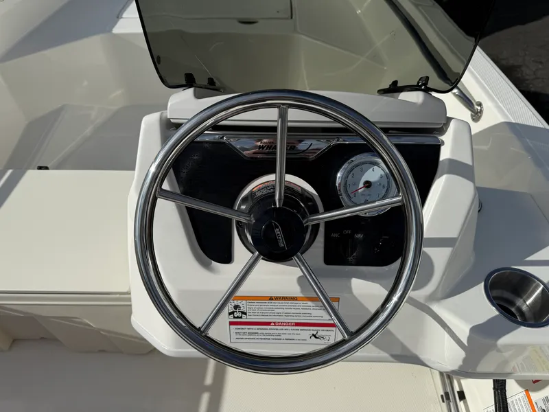 Slide: The Image of Boston Whaler 160 Super Sport 2026 - 5