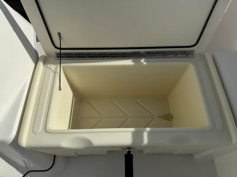 Slide: The Image of Boston Whaler 160 Super Sport 2026 - 7