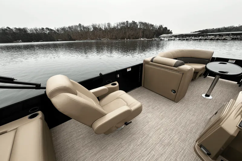 Slide: The Image of Sylvan MIRAGE 822 2025 - 15