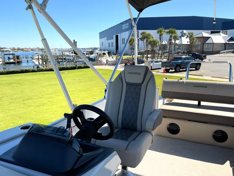 Slide: The Image of Harris Cruiser 230 2026 - 21