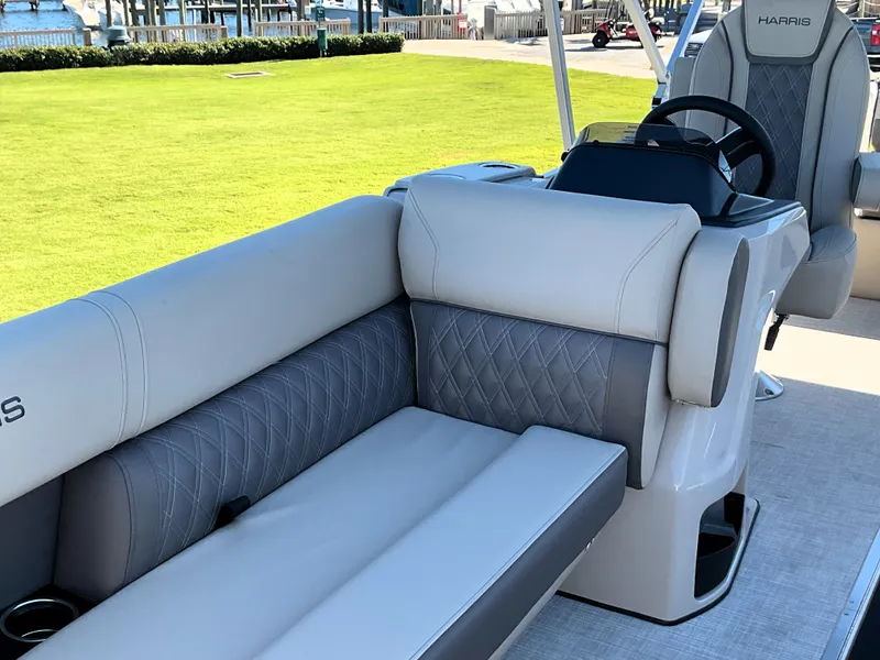 Slide: The Image of Harris Cruiser 230 2026 - 37
