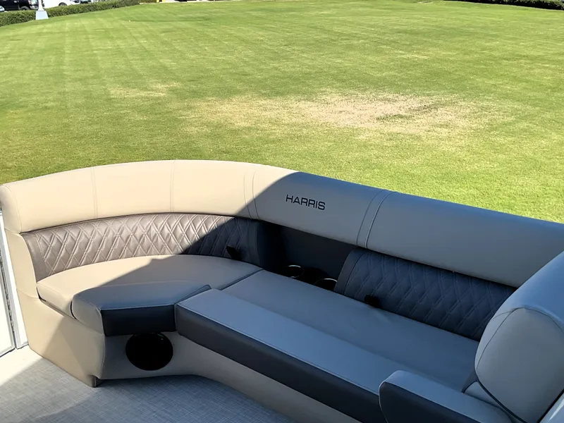 Slide: The Image of Harris Cruiser 230 2026 - 39