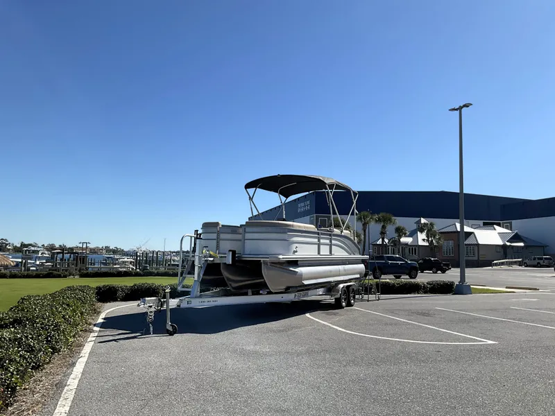 Slide: The Image of Harris Cruiser 230 2026 - 4