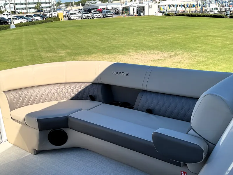 Slide: The Image of Harris Cruiser 230 2026 - 40