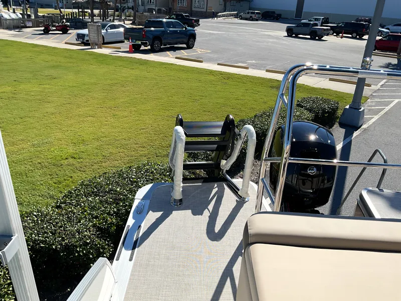Slide: The Image of Harris Cruiser 230 2026 - 49