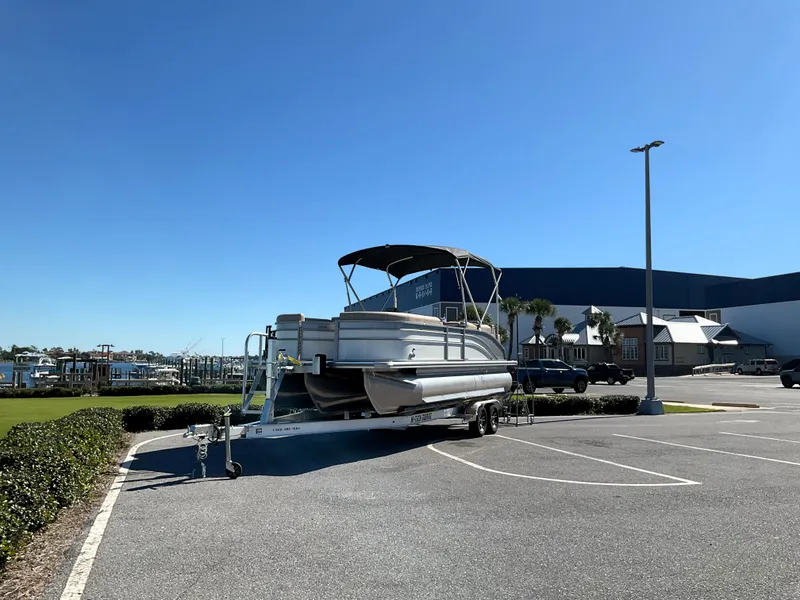 Slide: The Image of Harris Cruiser 230 2026 - 53