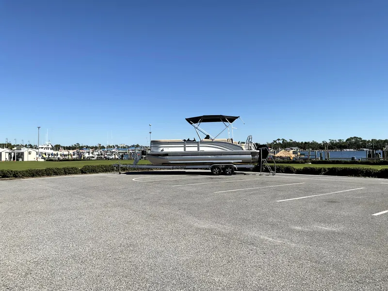 Slide: The Image of Harris Cruiser 230 2026 - 56