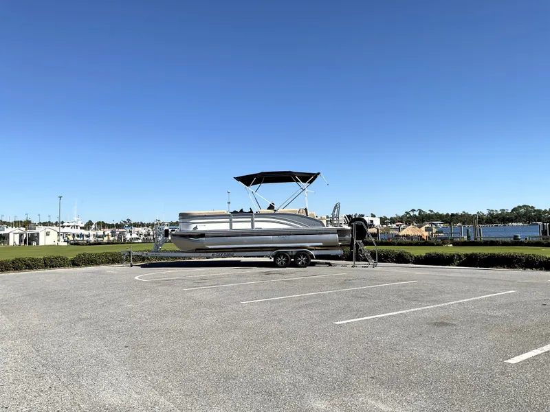 Slide: The Image of Harris Cruiser 230 2026 - 57