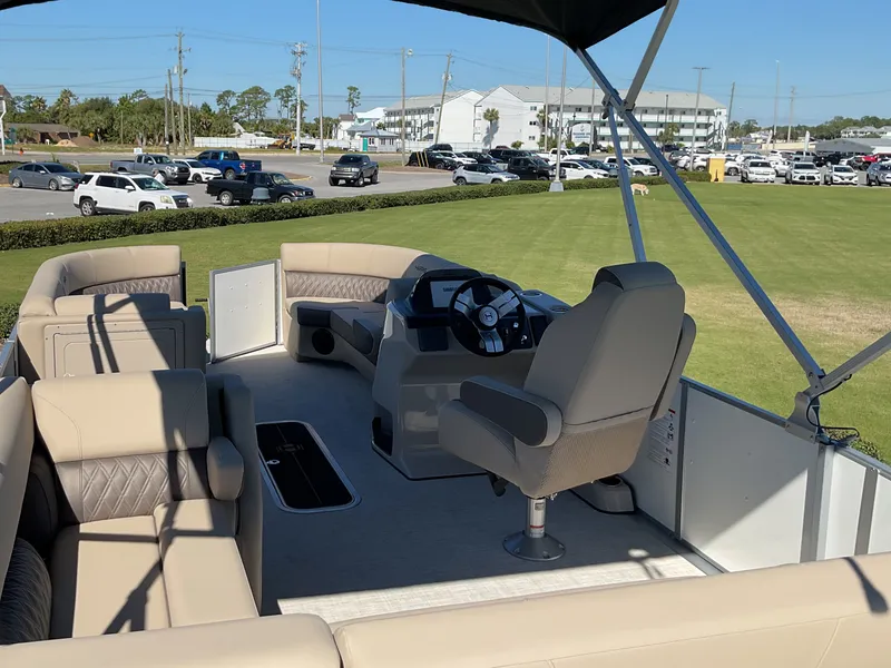 Slide: The Image of Harris Cruiser 230 2026 - 8