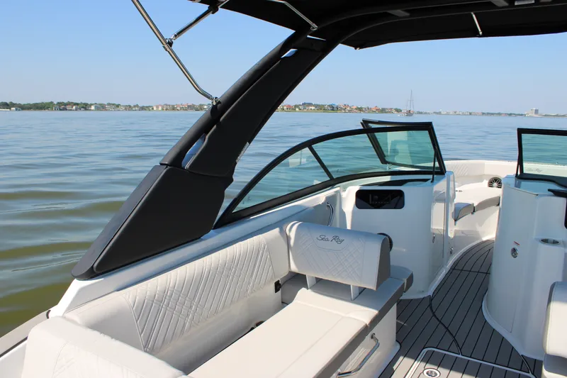 Slide: The Image of Sea Ray SDX 230 Outboard 2026 - 37