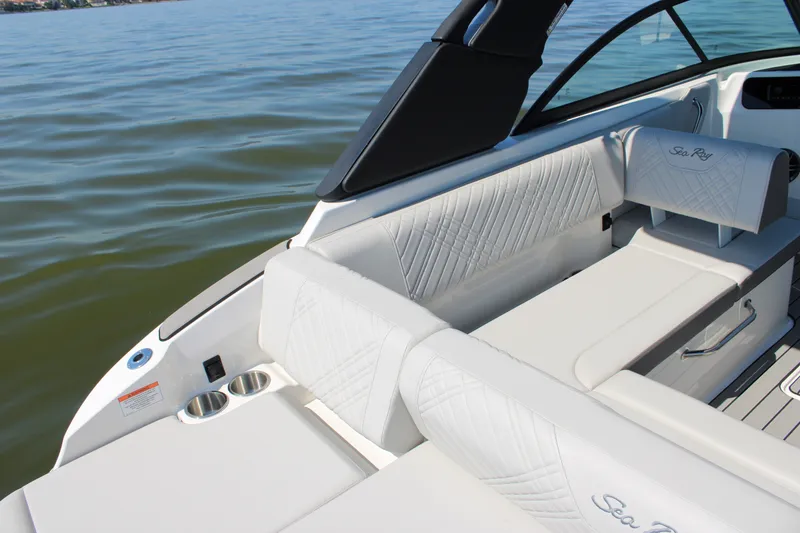 Slide: The Image of Sea Ray SDX 230 Outboard 2026 - 39