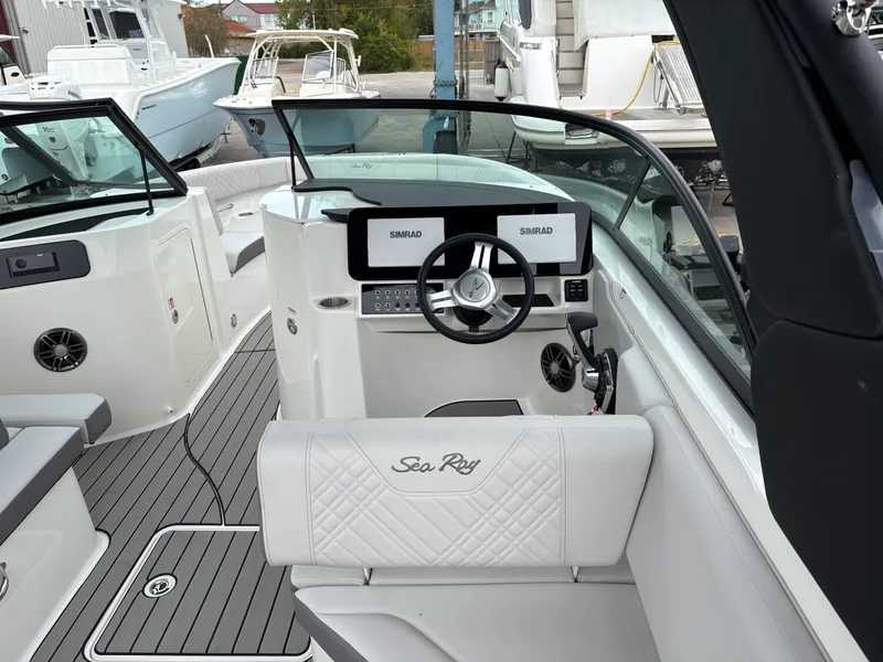 Slide: The Image of Sea Ray SDX 230 Outboard 2026 - 4