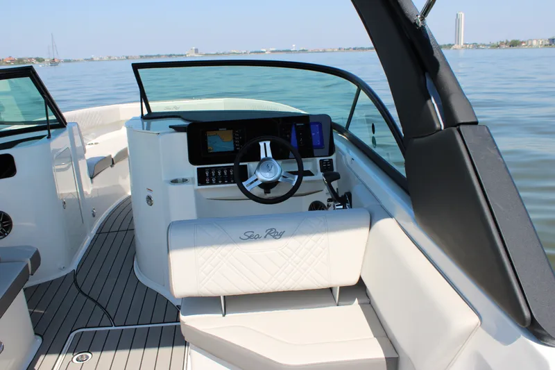 Slide: The Image of Sea Ray SDX 230 Outboard 2026 - 44