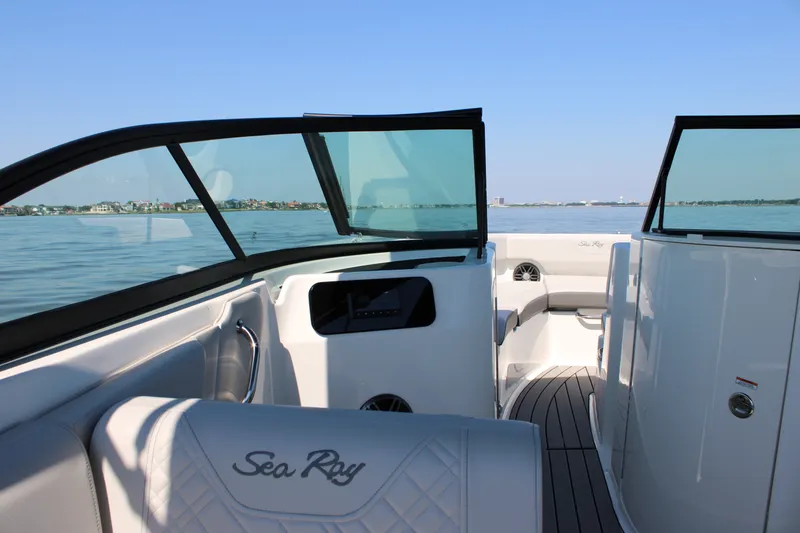 Slide: The Image of Sea Ray SDX 230 Outboard 2026 - 55