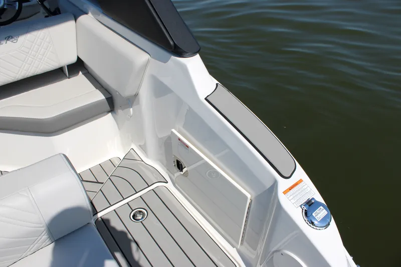 Slide: The Image of Sea Ray SDX 230 Outboard 2026 - 56