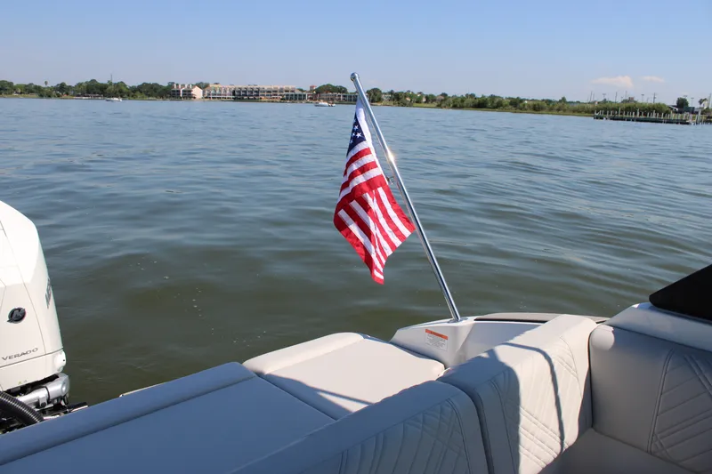 Slide: The Image of Sea Ray SDX 230 Outboard 2026 - 60