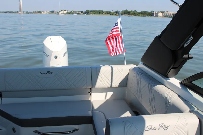 Slide: The Image of Sea Ray SDX 230 Outboard 2026 - 61