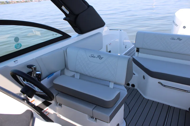 Slide: The Image of Sea Ray SDX 230 Outboard 2026 - 66