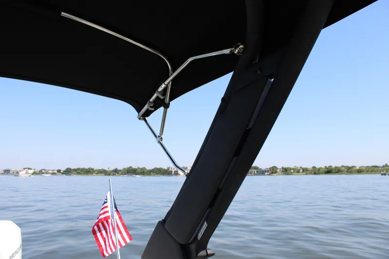 Slide: The Image of Sea Ray SDX 230 Outboard 2026 - 70