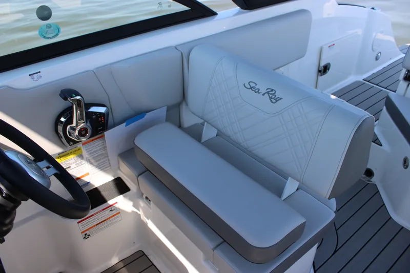 Slide: The Image of Sea Ray SDX 230 Outboard 2026 - 72