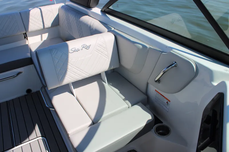 Slide: The Image of Sea Ray SDX 230 Outboard 2026 - 73