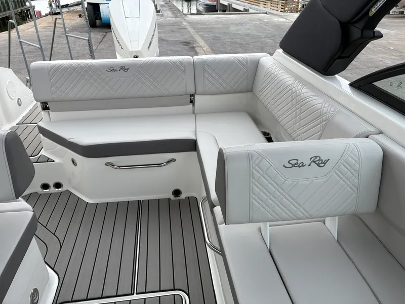 Slide: The Image of Sea Ray SDX 230 Outboard 2026 - 9