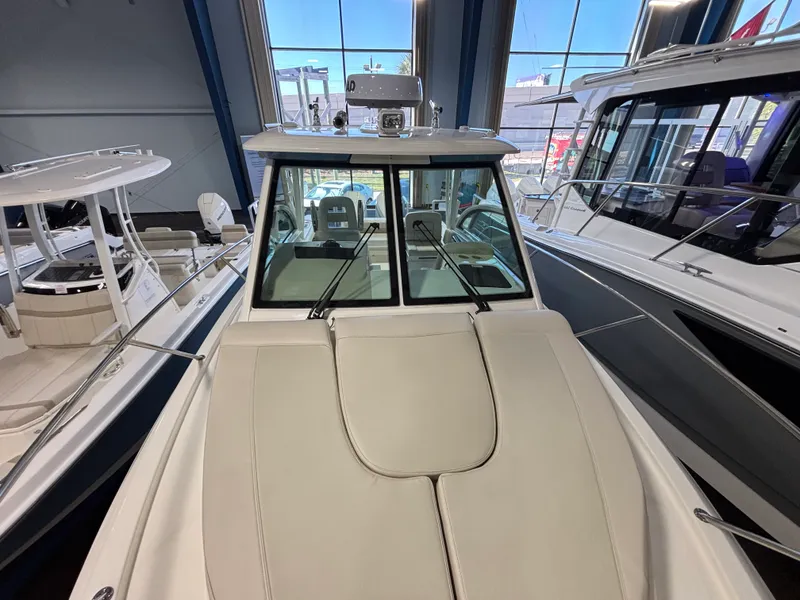 Slide: The Image of Boston Whaler 285 Conquest 2026 - 17