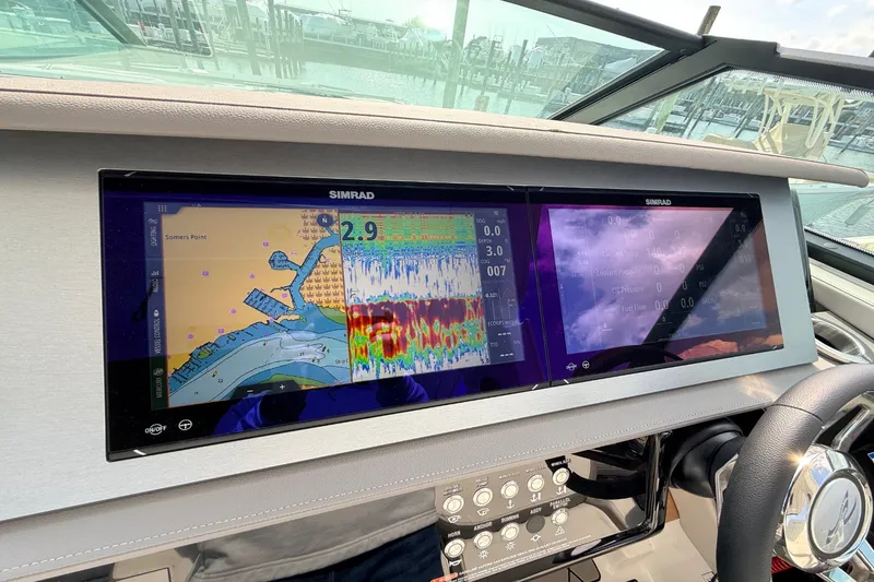 Slide: The Image of Sea Ray SLX 400 Outboard 2026 - 16