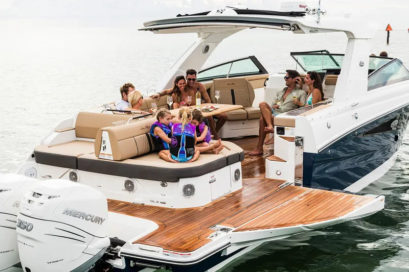 Slide: The Image of Sea Ray SLX 400 Outboard 2026 - 4
