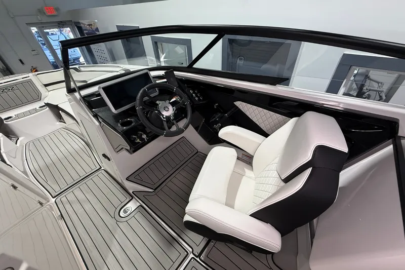 Slide: The Image of Yamaha 252S 2026 - 16