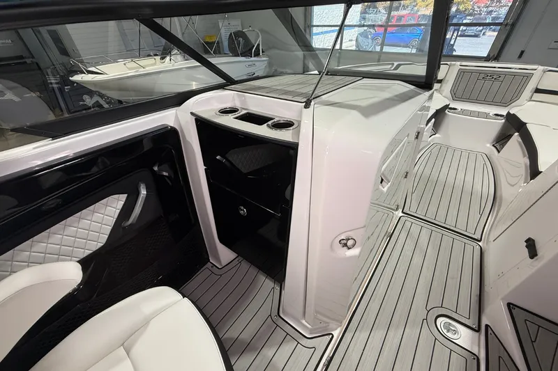 Slide: The Image of Yamaha 252S 2026 - 18