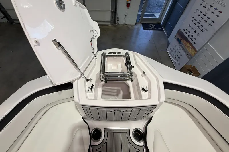 Slide: The Image of Yamaha 252S 2026 - 23