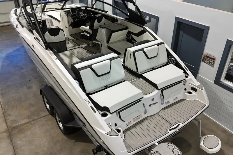 Slide: The Image of Yamaha 252S 2026 - 4