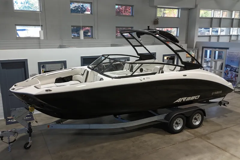 Slide: The Image of Yamaha AR250 2026 - 2