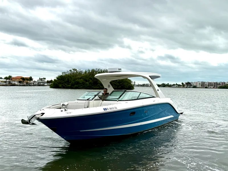 Slide: The Image of Sea Ray SLX 310 OB 2021 - 18