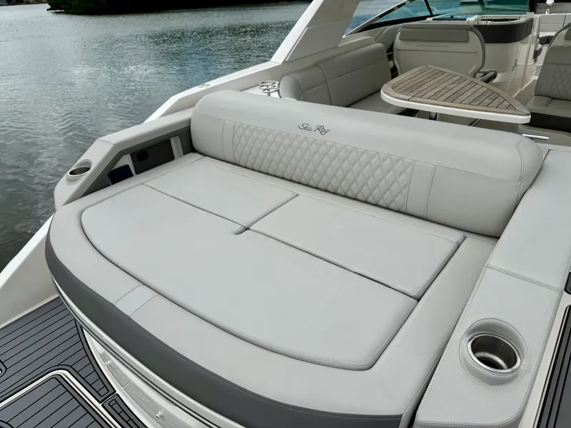Slide: The Image of Sea Ray SLX 310 OB 2021 - 22