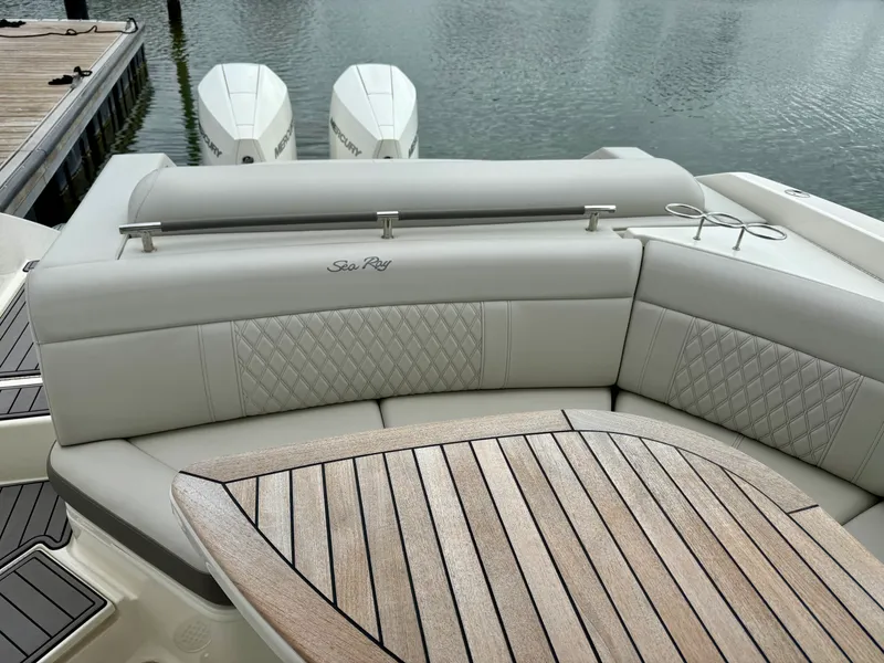 Slide: The Image of Sea Ray SLX 310 OB 2021 - 29
