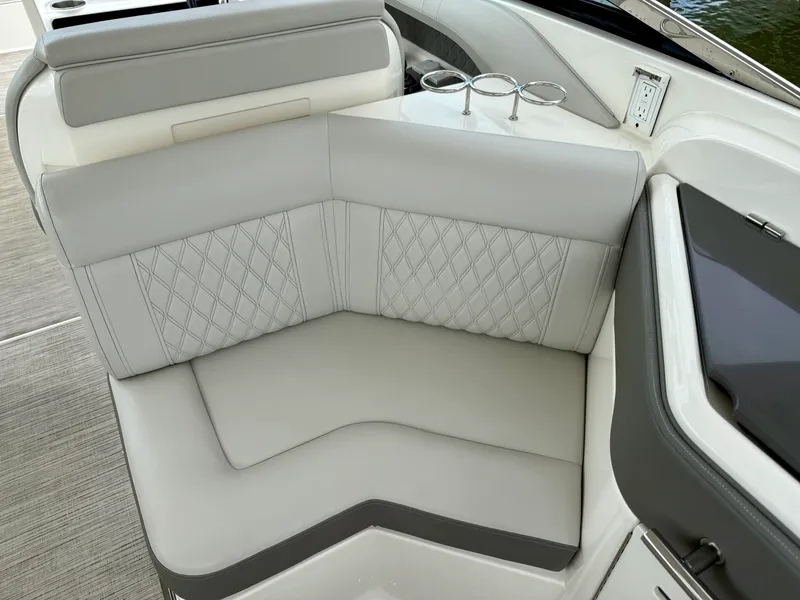 Slide: The Image of Sea Ray SLX 310 OB 2021 - 32